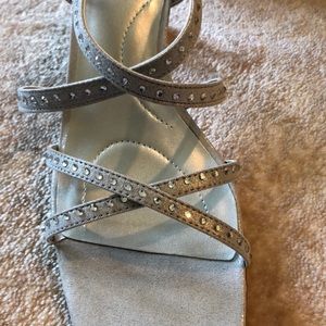 New Bandolino sparkly silver sandals